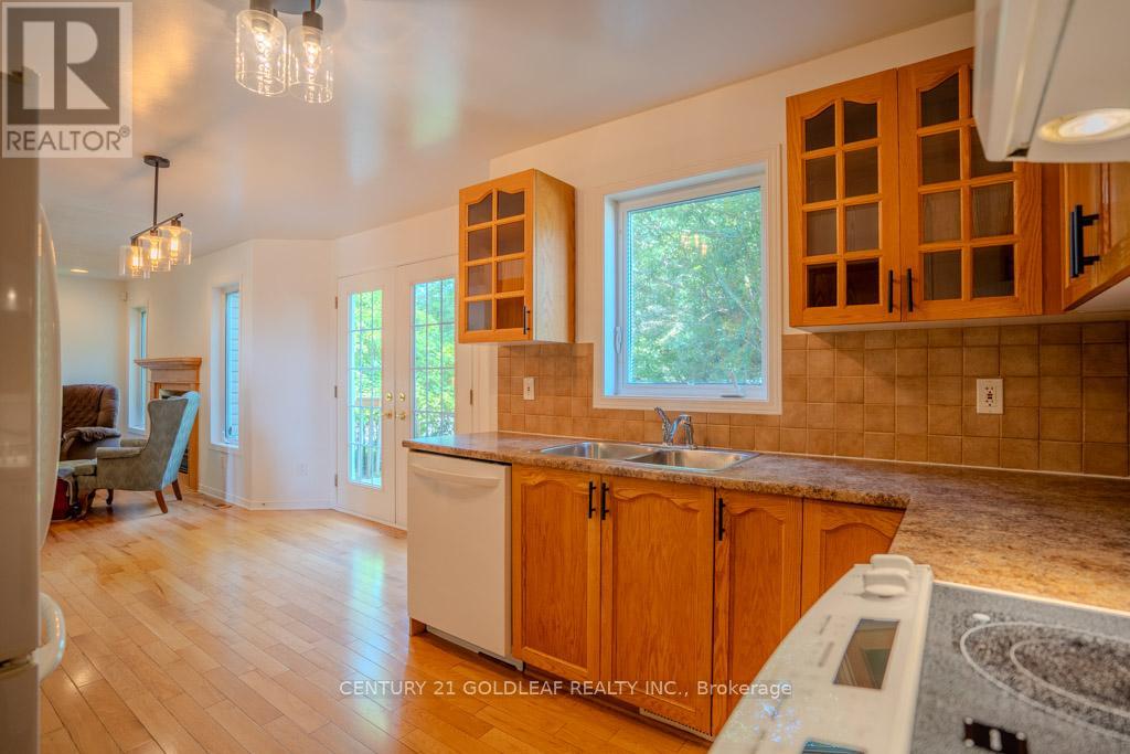 681 Aquaview Drive