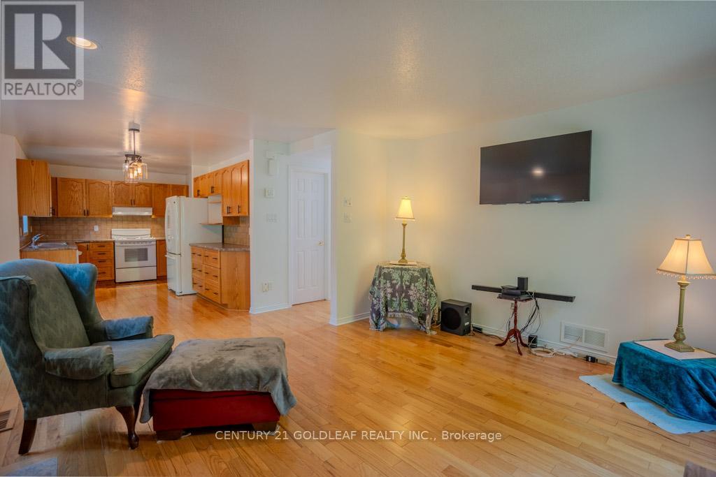 681 Aquaview Drive