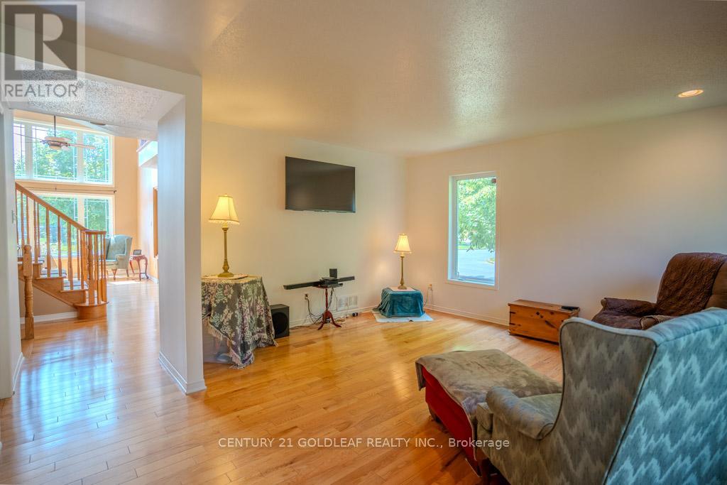 681 Aquaview Drive