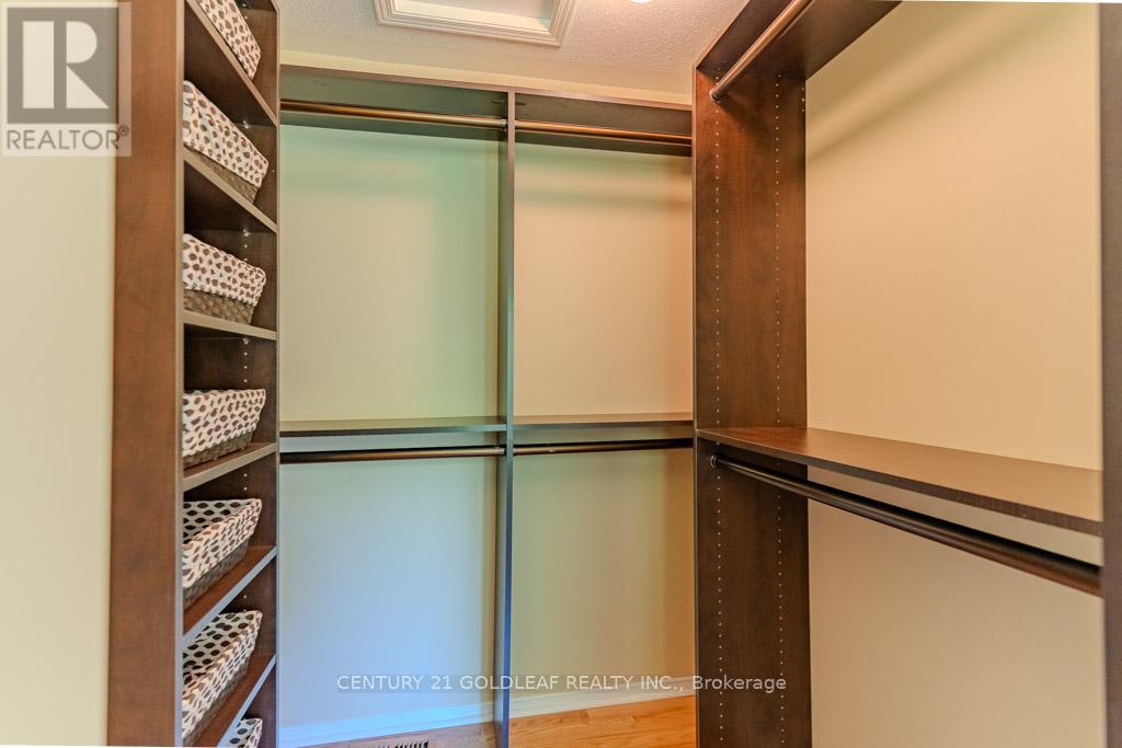 681 Aquaview Drive