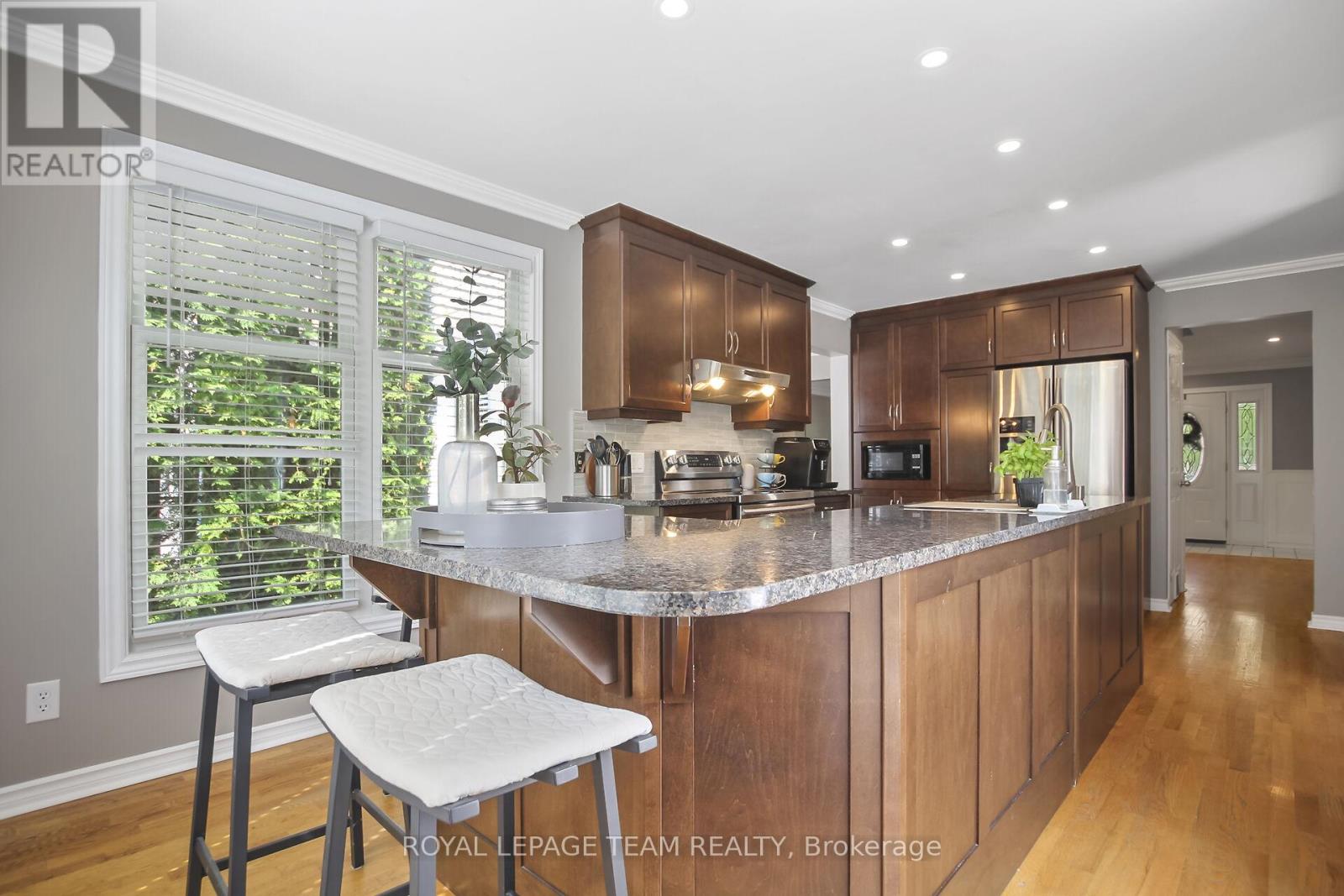 7 Albury Crescent