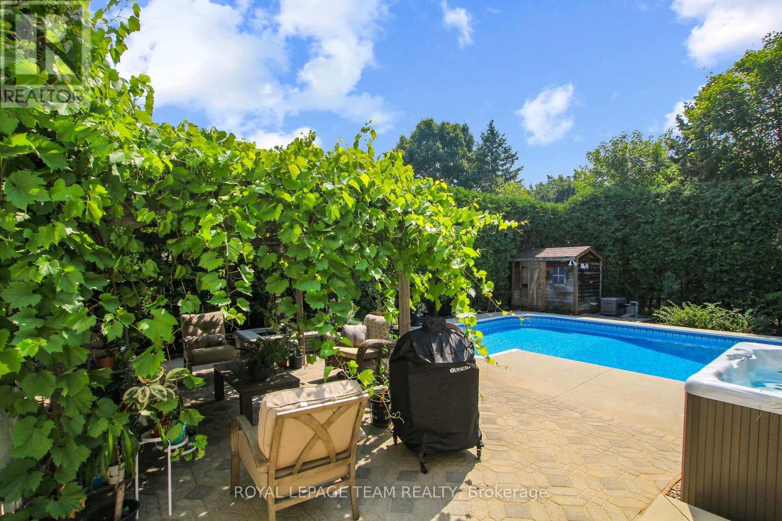 7 Albury Crescent