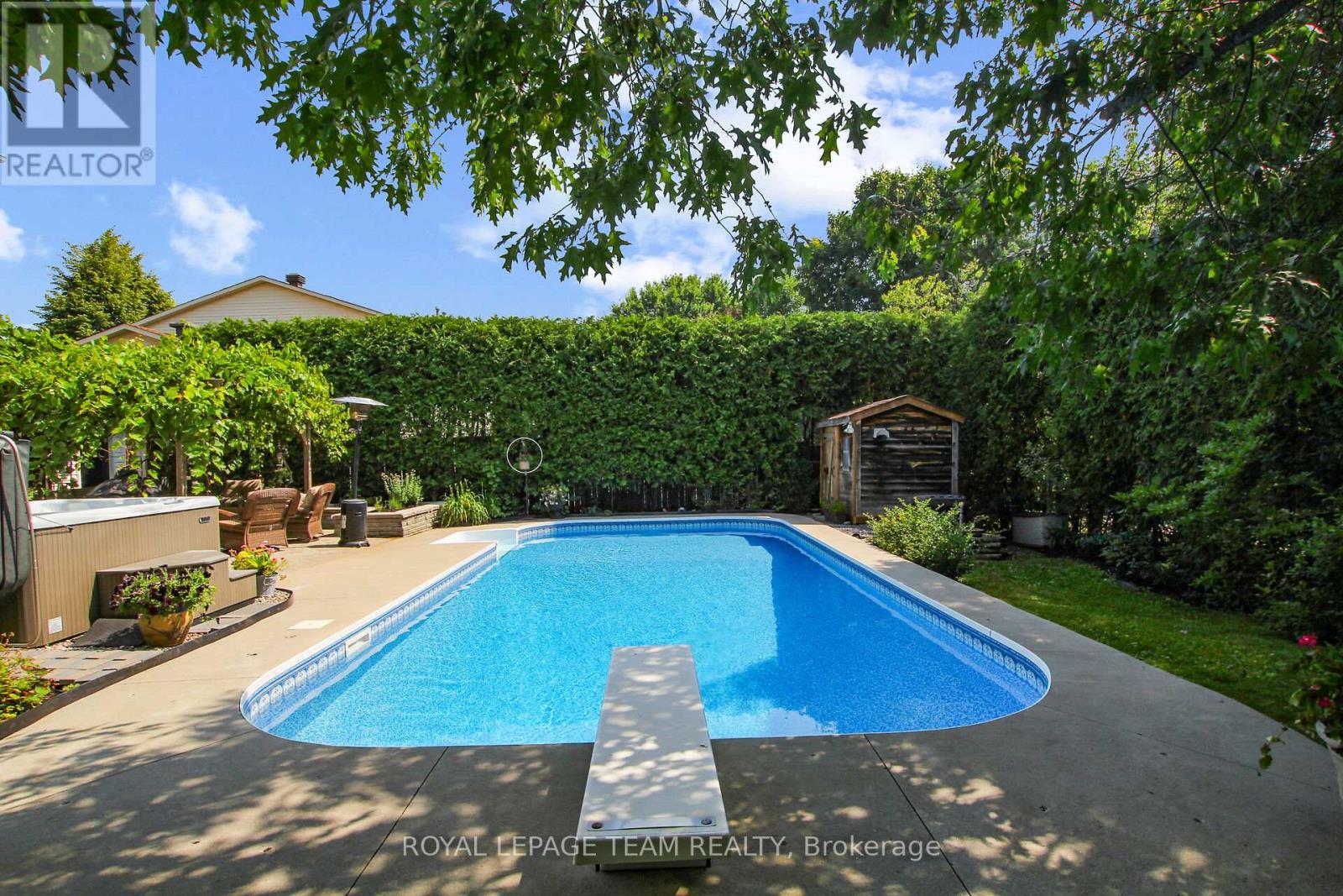 7 Albury Crescent