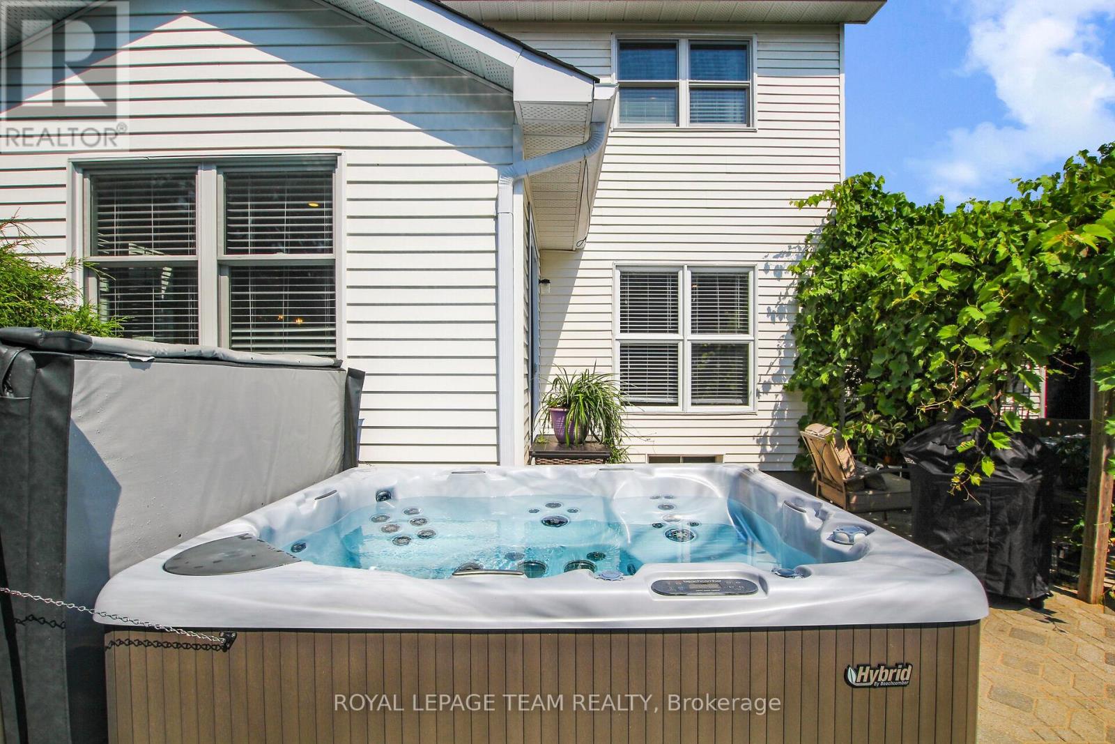 7 Albury Crescent