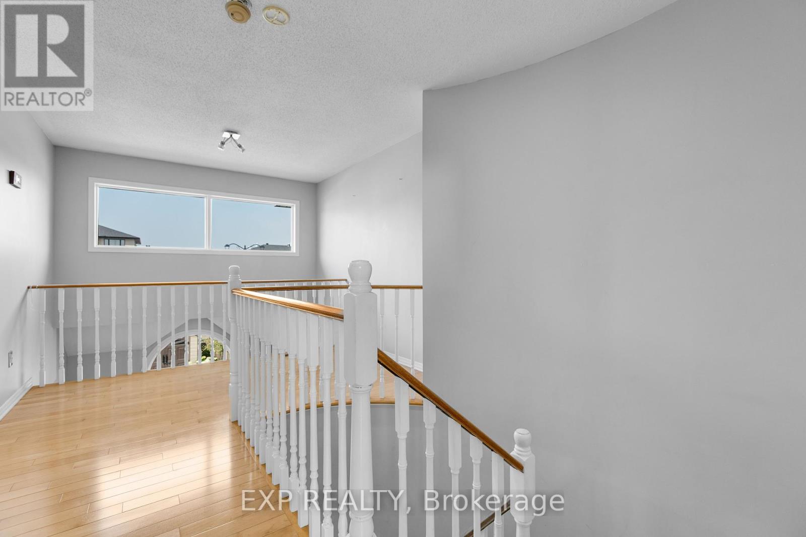 196 Daventry Crescent