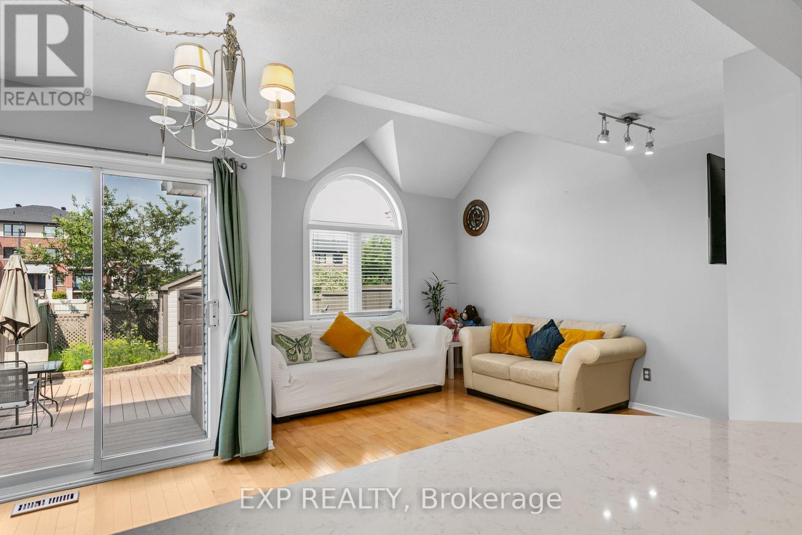 196 Daventry Crescent