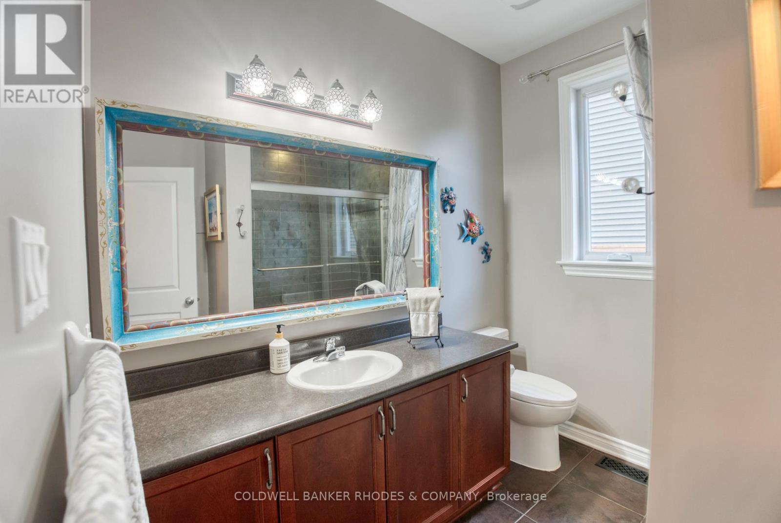 454 Creekview Way