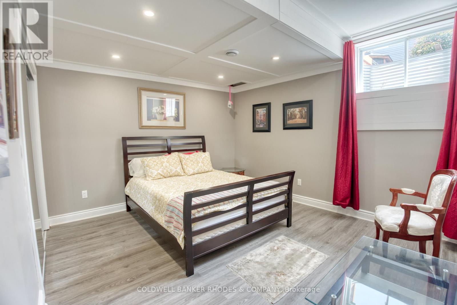 454 Creekview Way