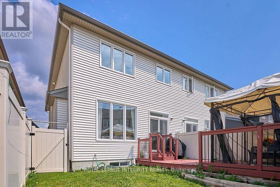 619 Moorpark Avenue