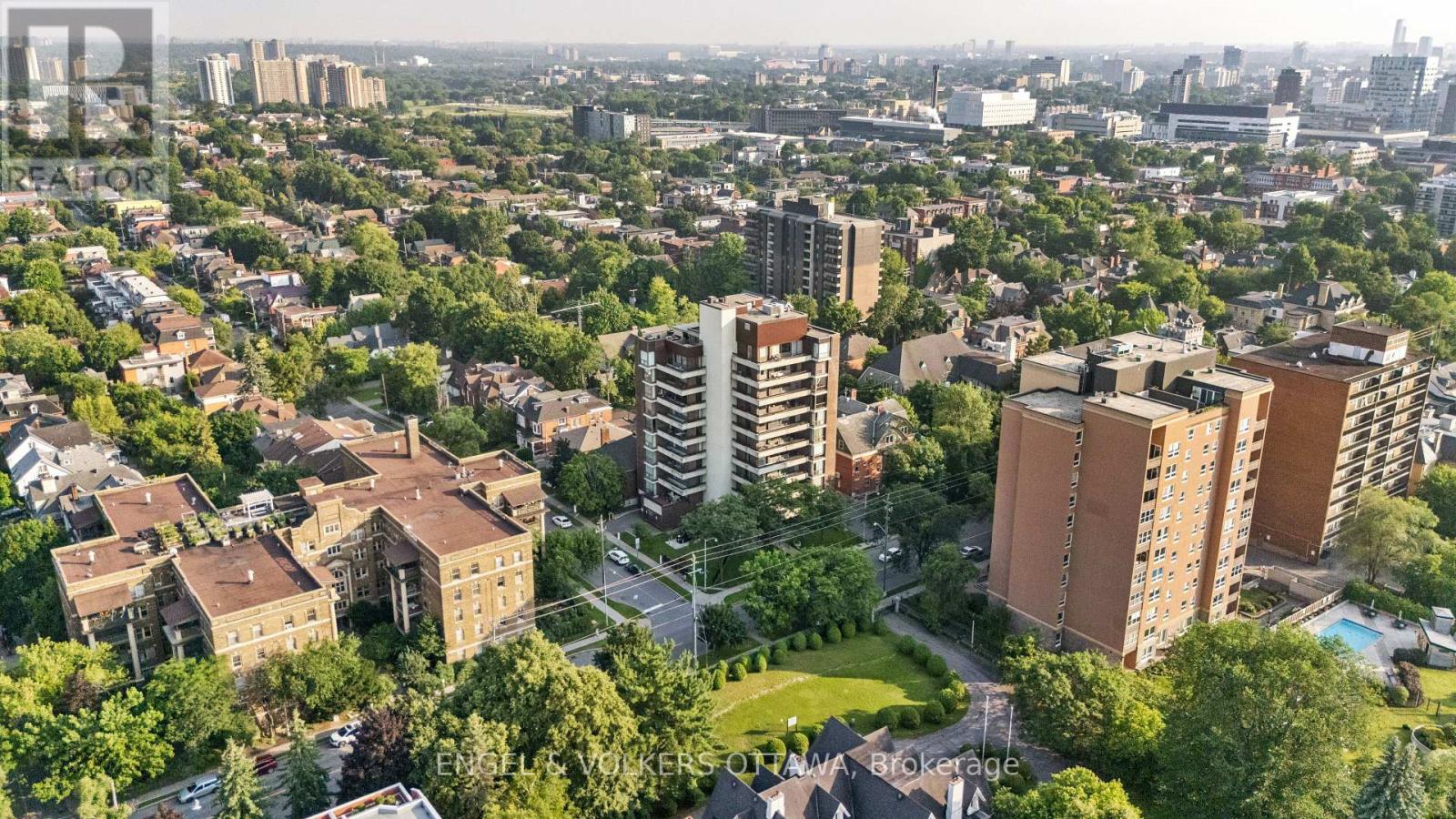 8a - 400 Laurier Avenue E