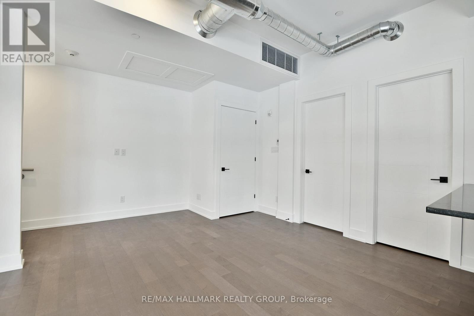 103 - 101 Pinhey Street