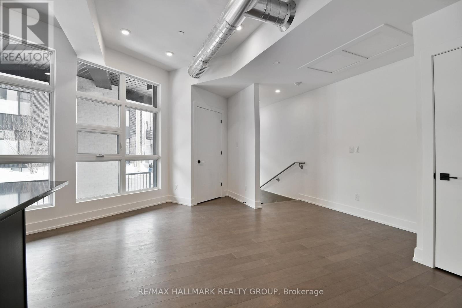 103 - 101 Pinhey Street