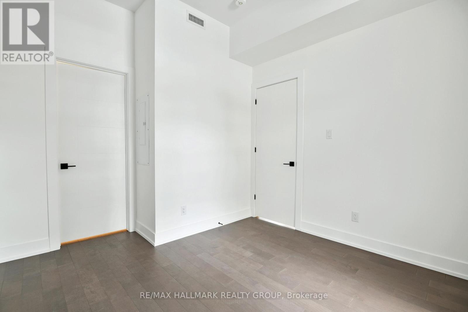 103 - 101 Pinhey Street
