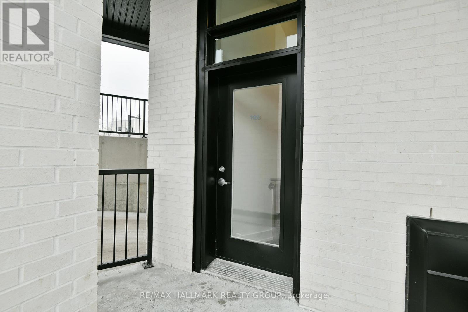 103 - 101 Pinhey Street