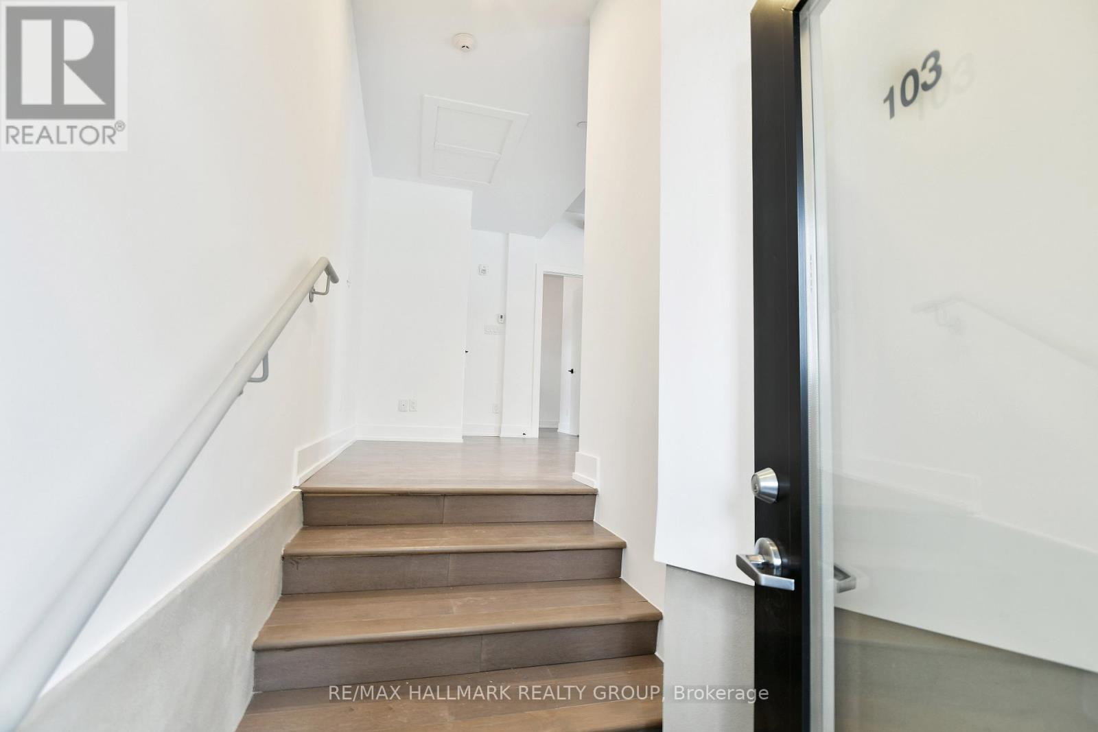 103 - 101 Pinhey Street