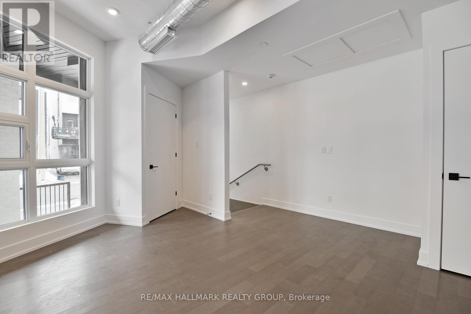 103 - 101 Pinhey Street