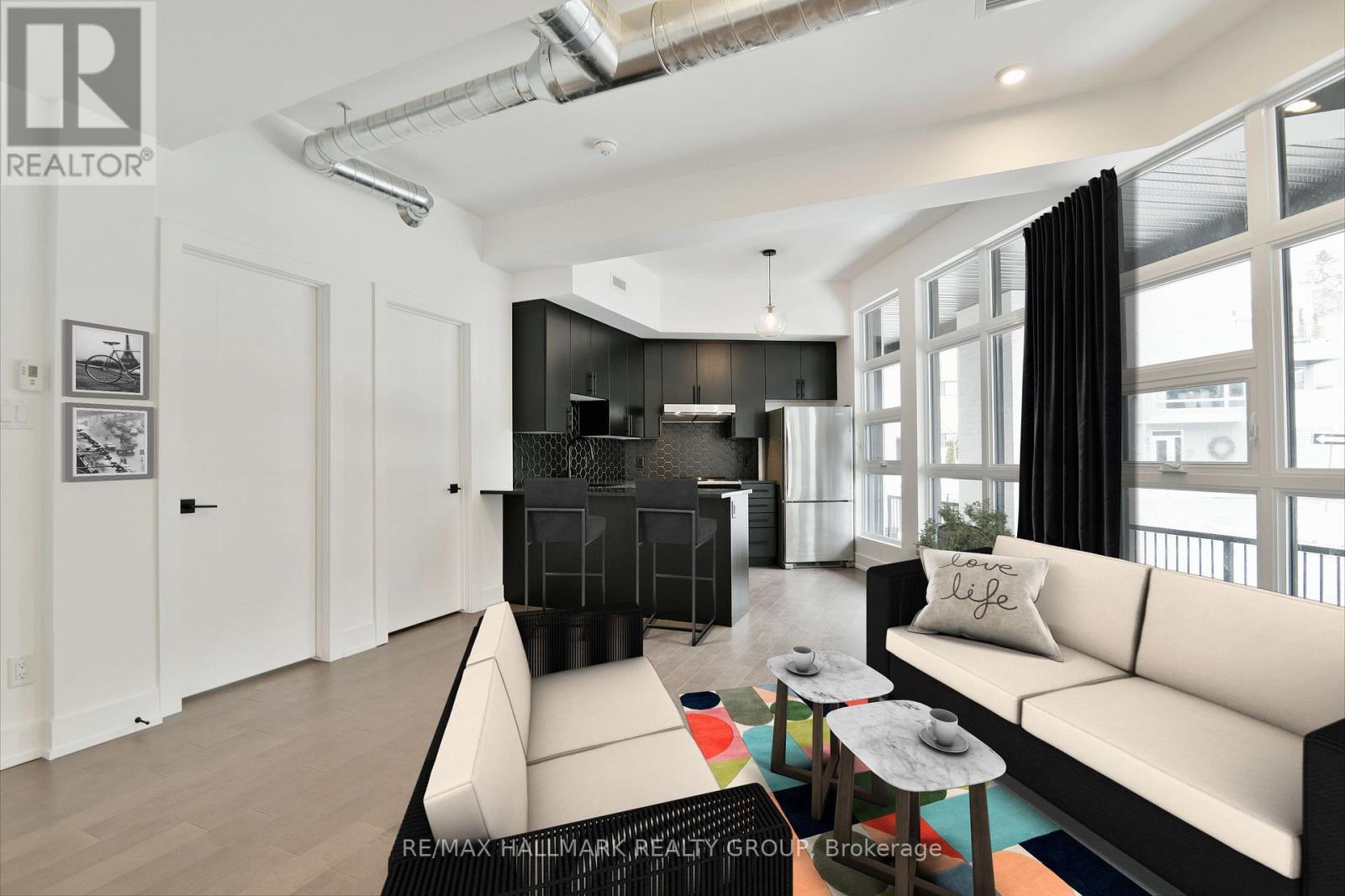 103 - 101 Pinhey Street