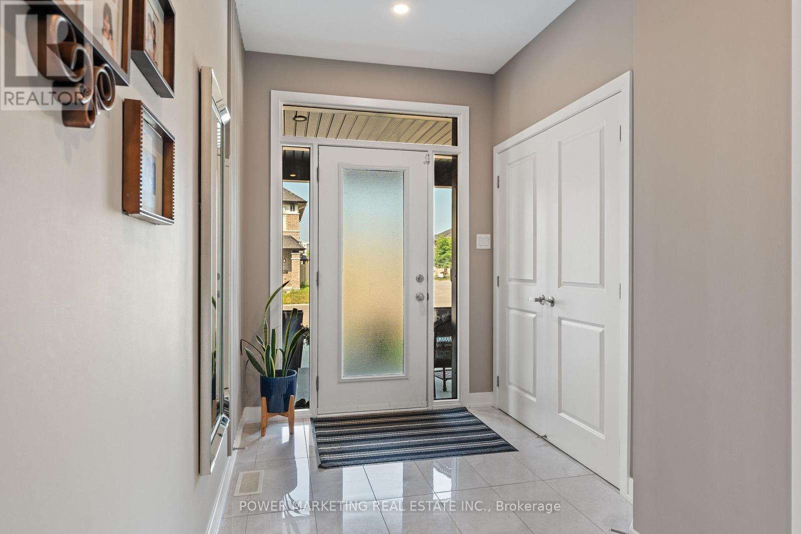 74 Finsbury Avenue