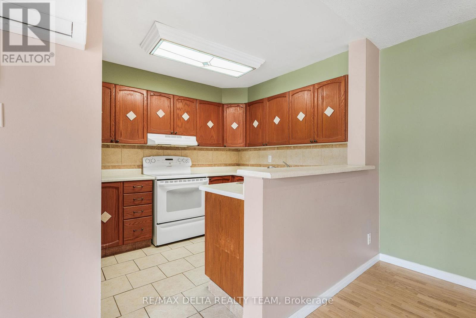 205 - 520 Canteval Terrace