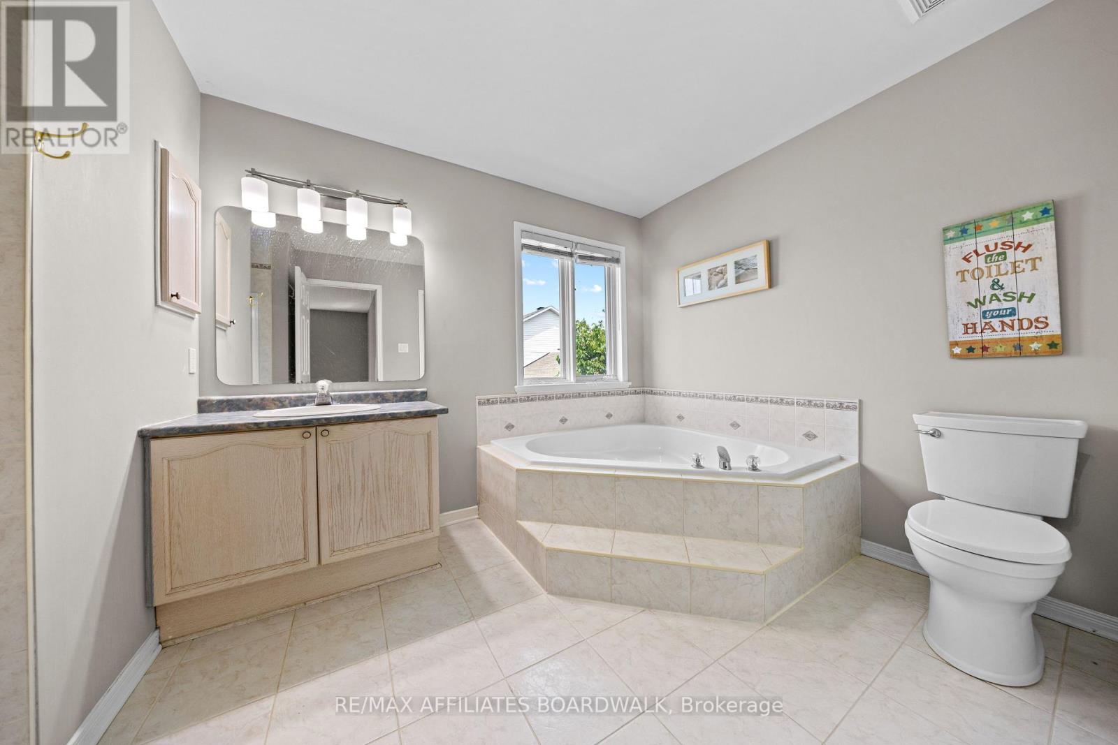 1056 Rocky Harbour Crescent