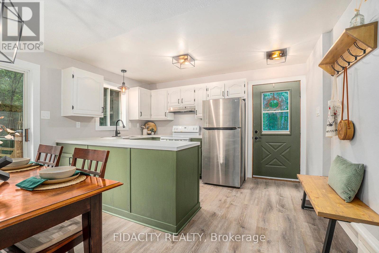 2752 8th Concession North Pakenham Road