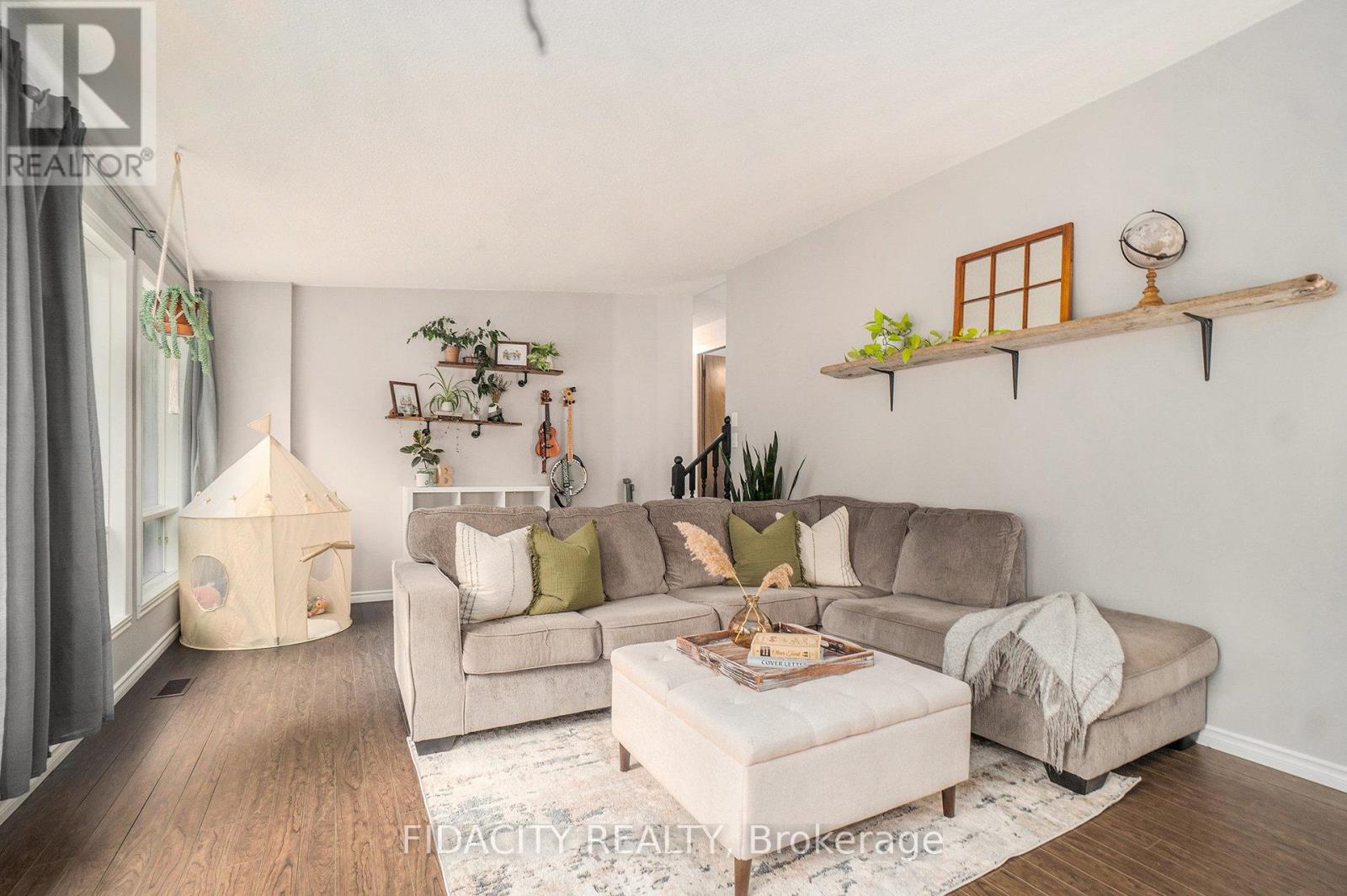 2752 8th Concession North Pakenham Road