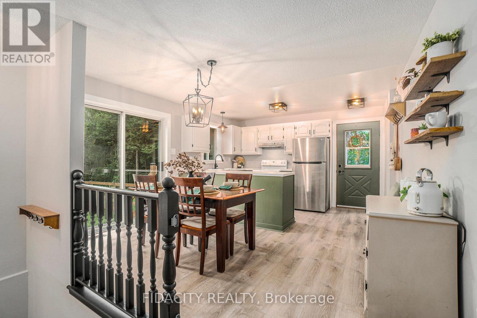 2752 8th Concession North Pakenham Road