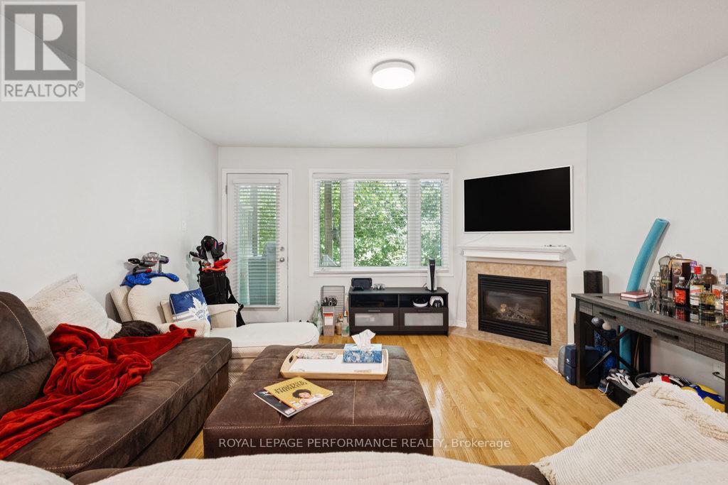 19 - 90 Steele Park Private
