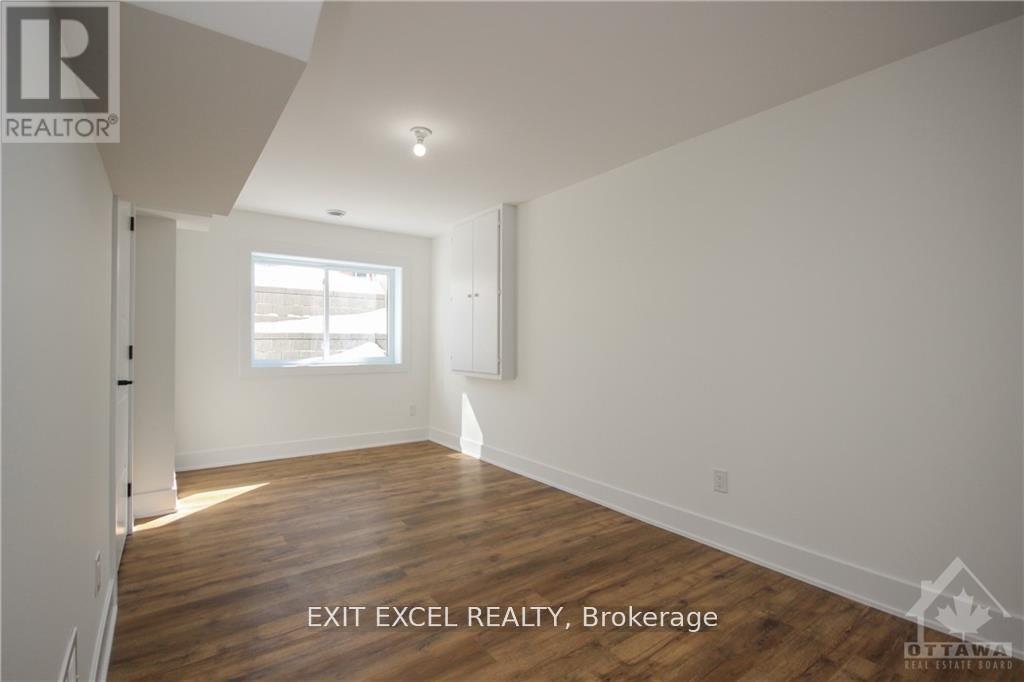 166 Ivy Crescent