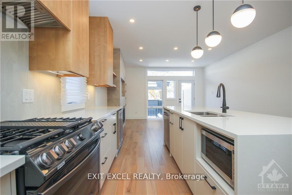 166 Ivy Crescent