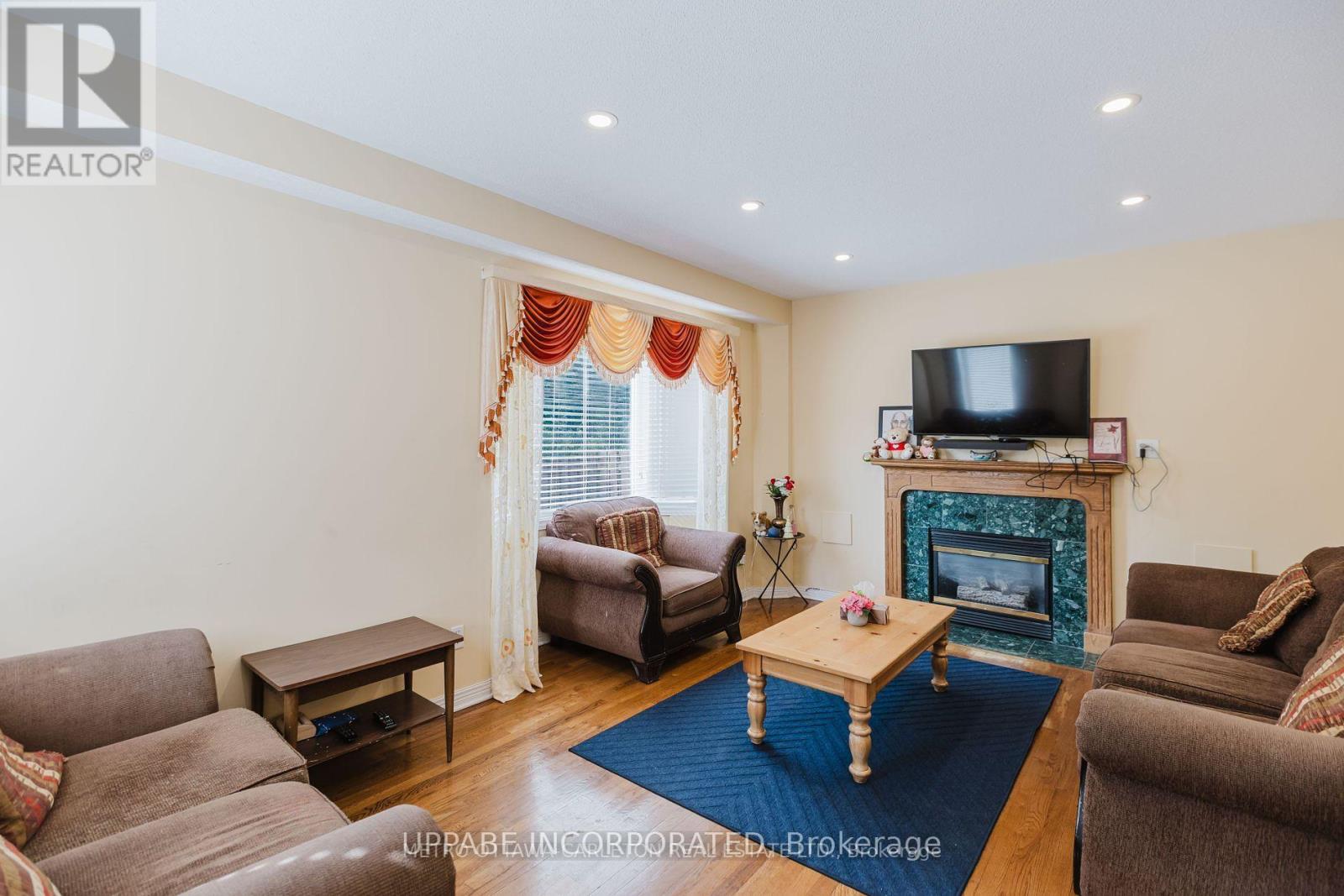 28 Armagh Way