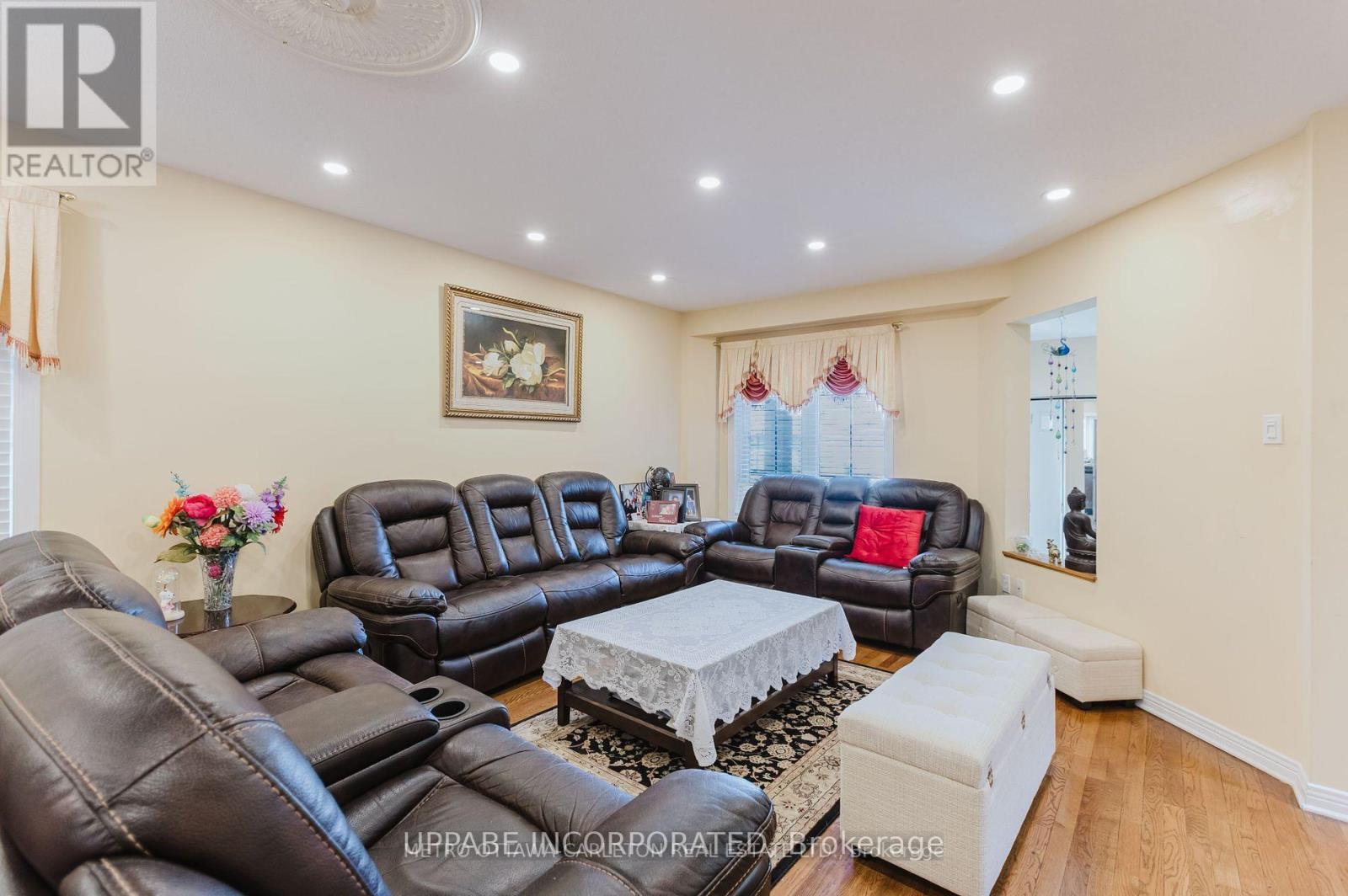 28 Armagh Way