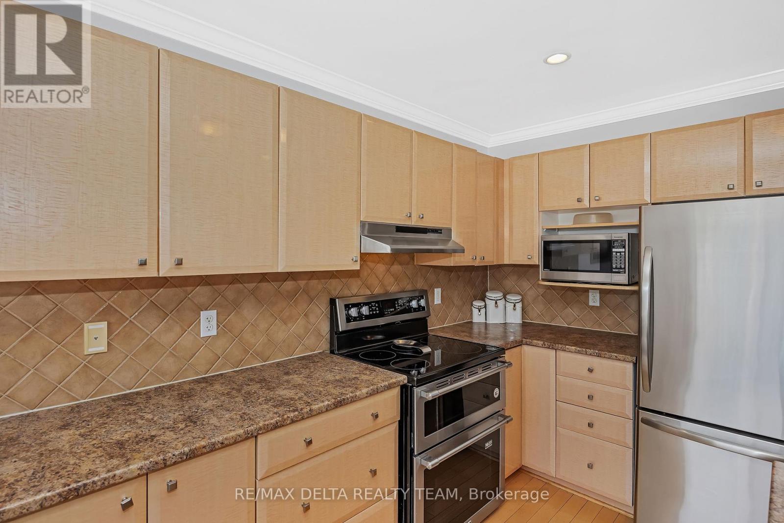 2209 Silverado Crescent