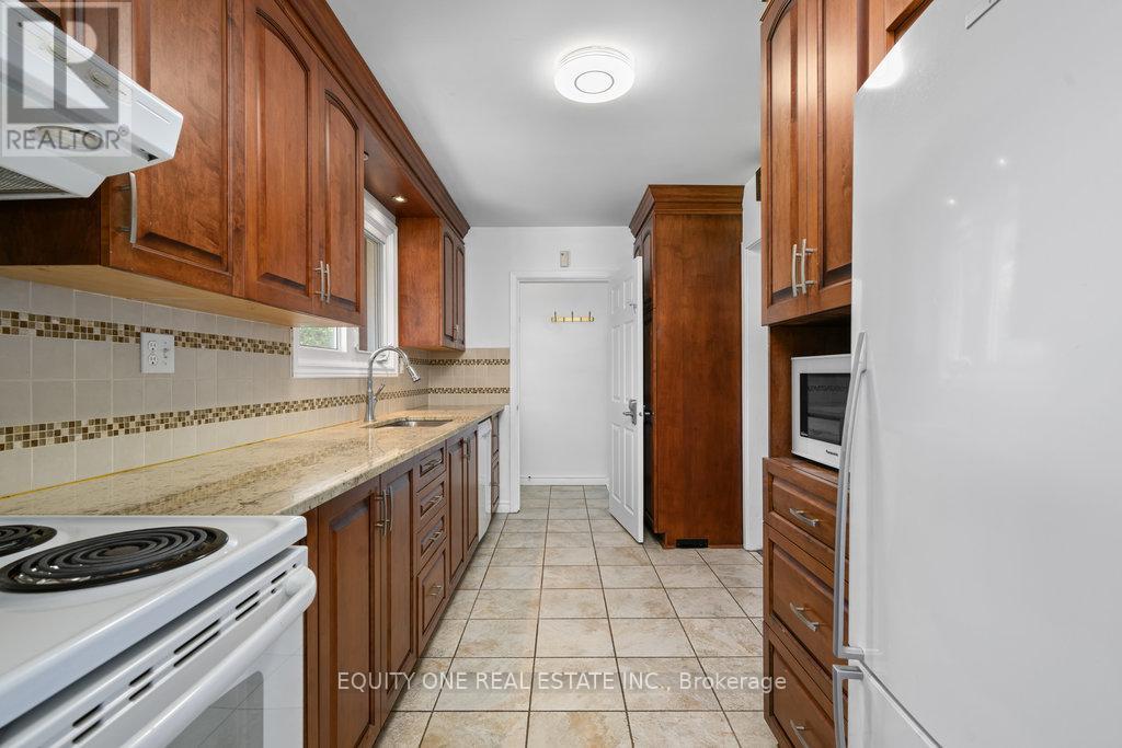 1041 Wiseman Crescent