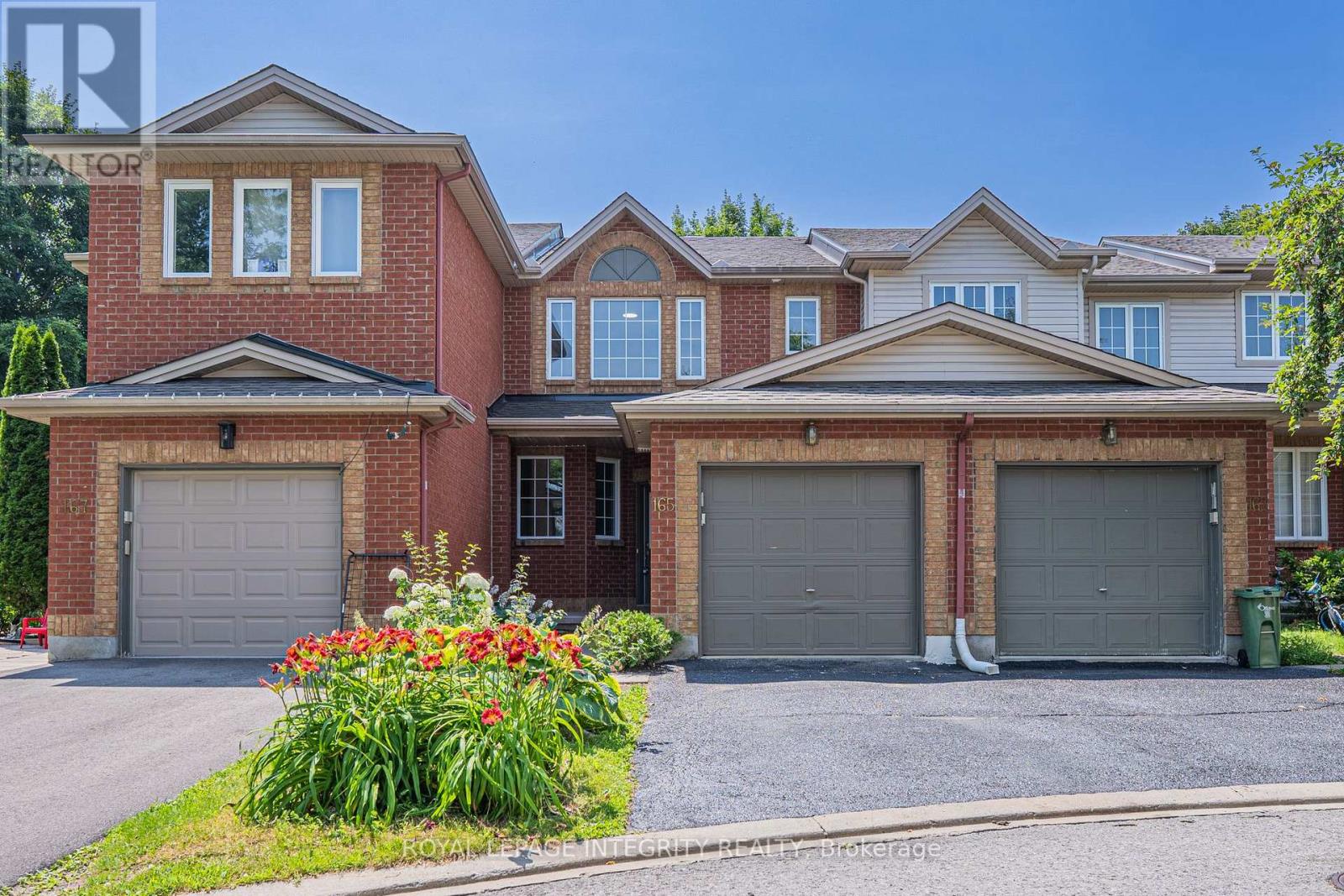 165 Kinross Private