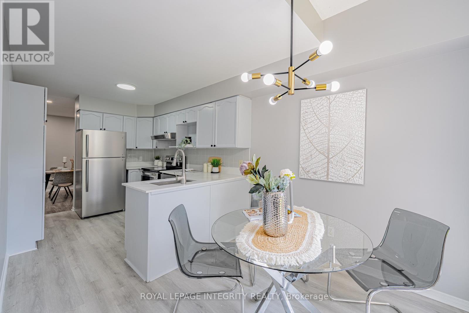 165 Kinross Private
