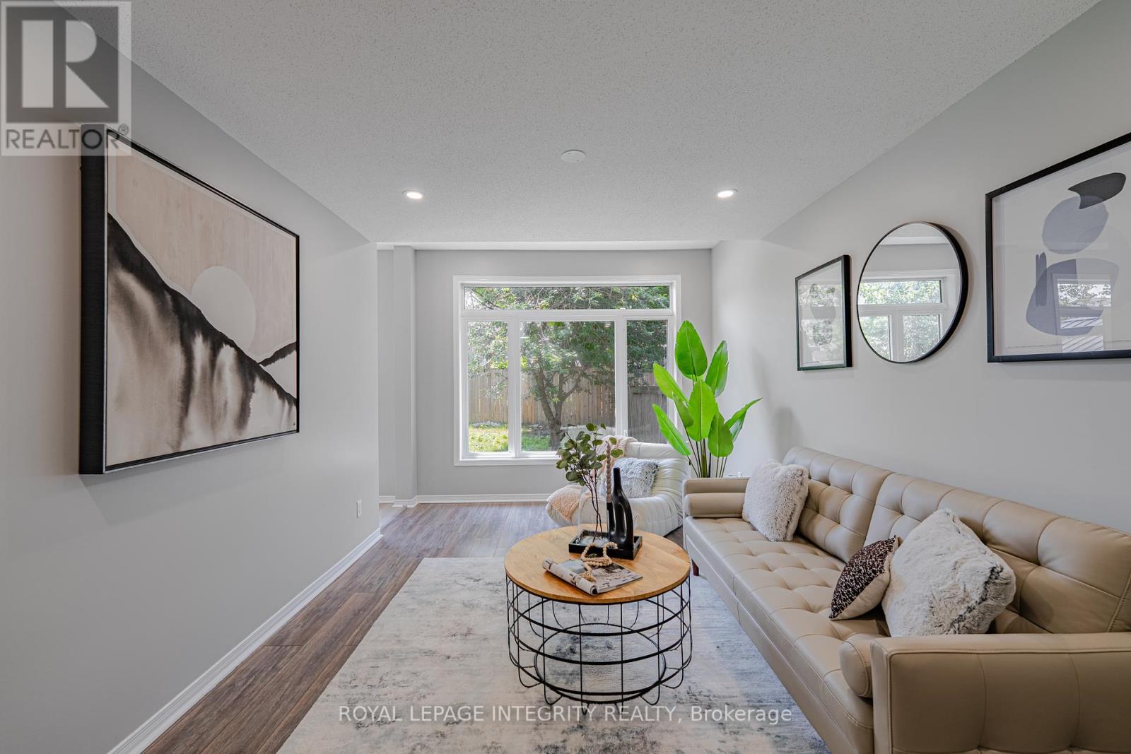 165 Kinross Private