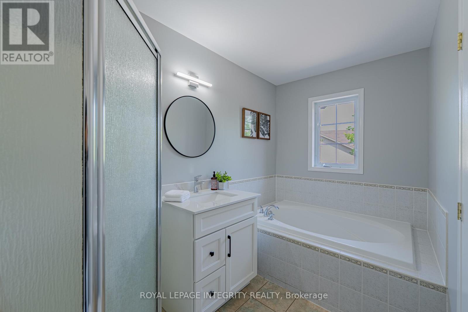 165 Kinross Private