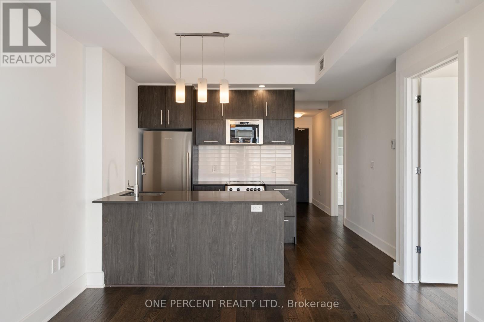 1513 - 255 Bay Street