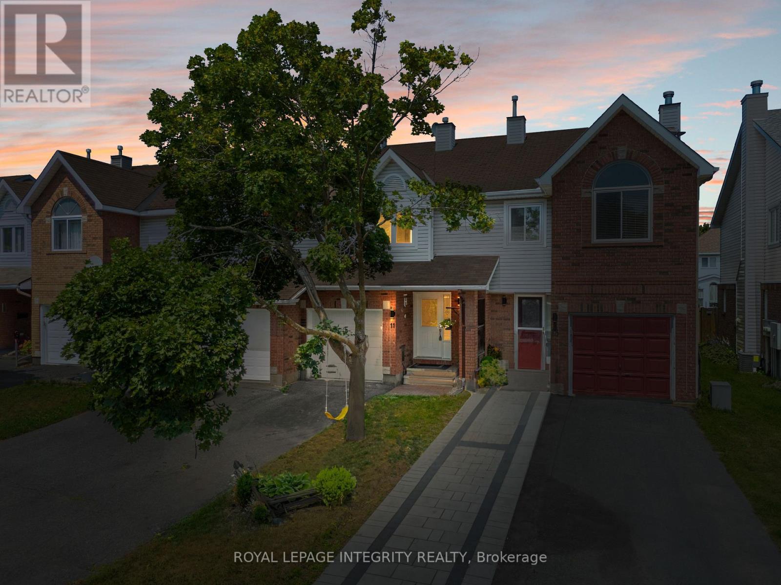 11 Daventry Crescent