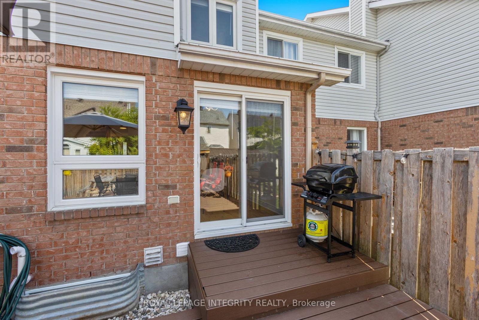 11 Daventry Crescent