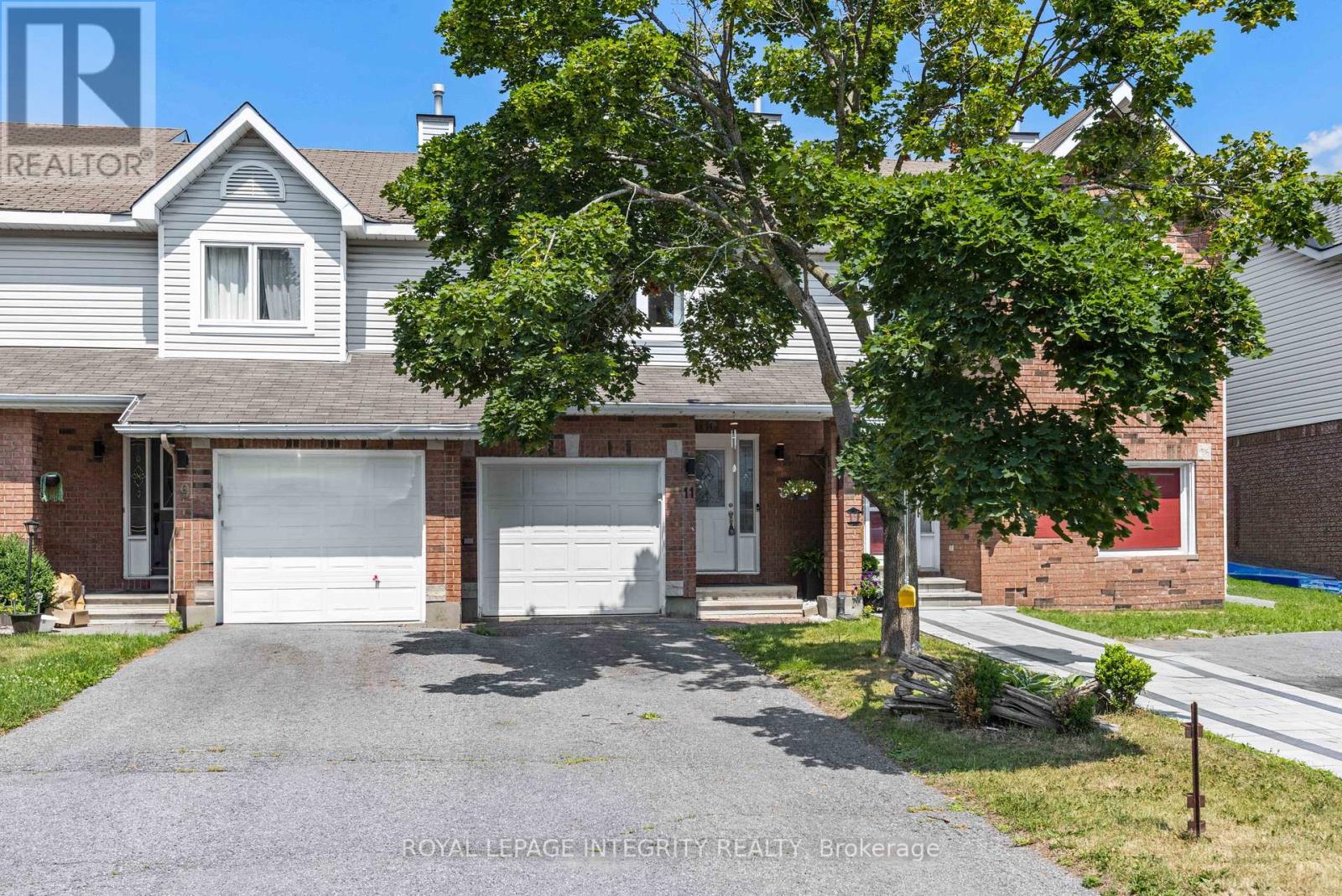 11 Daventry Crescent