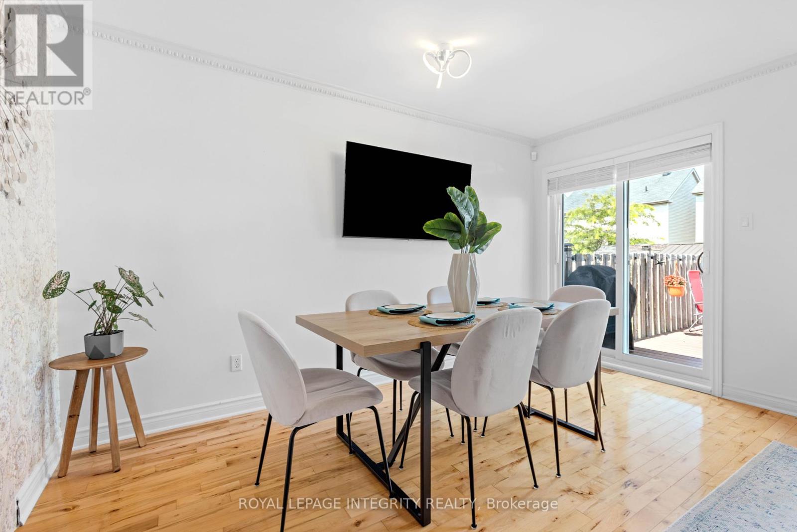11 Daventry Crescent
