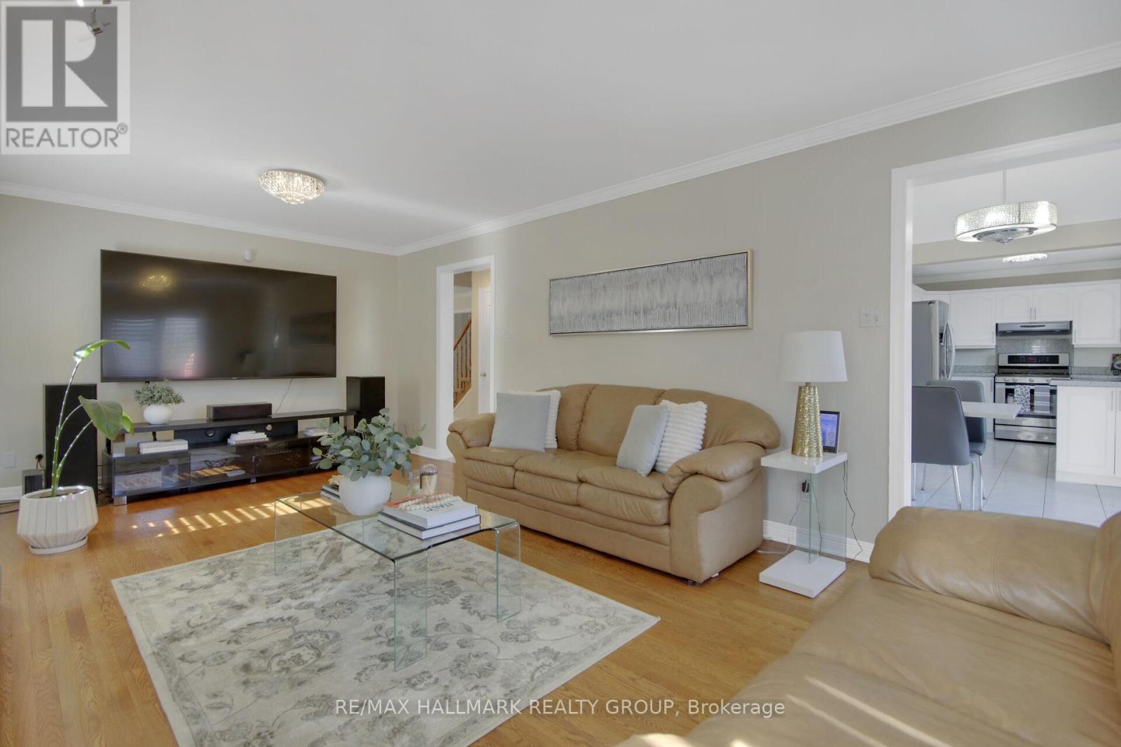 1498 Kingsdale Avenue