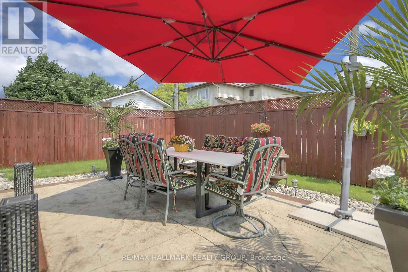 1498 Kingsdale Avenue