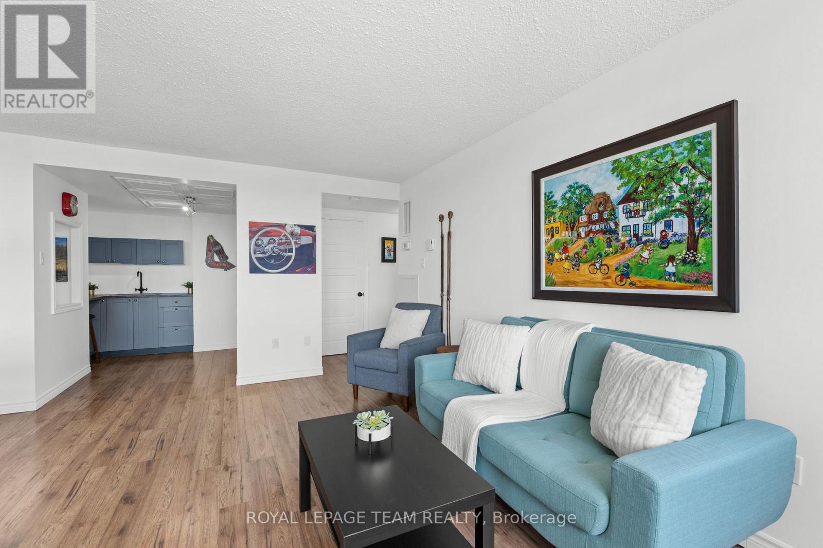604 - 530 Laurier Avenue W