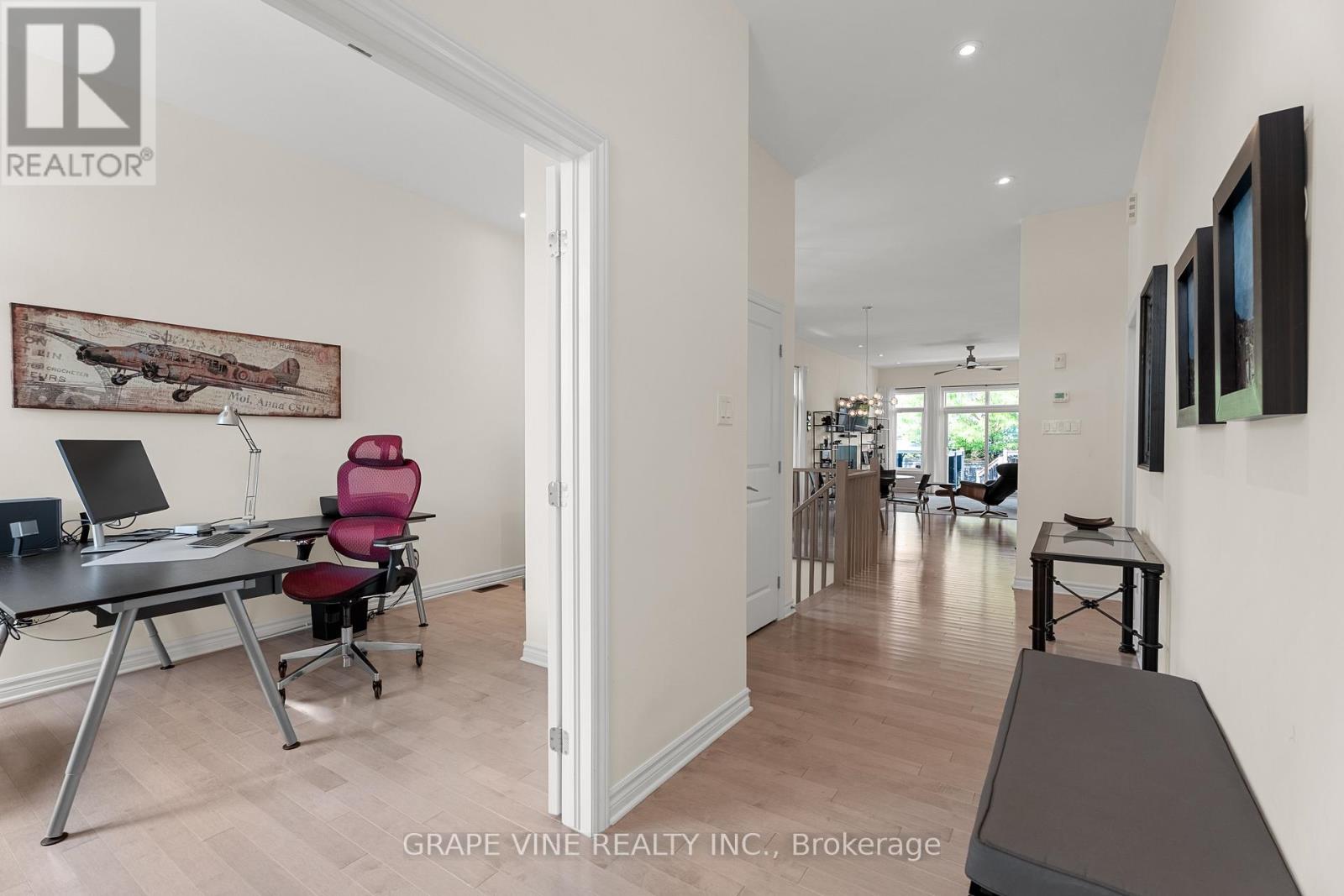 227 Sunnyridge Crescent