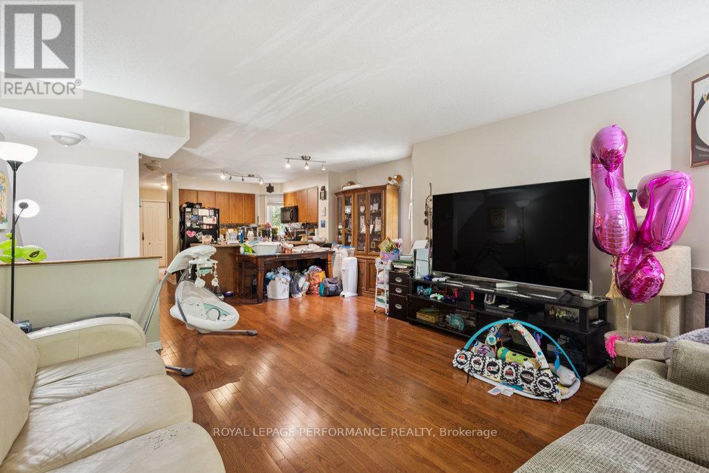 5 - 67 Steele Park Private