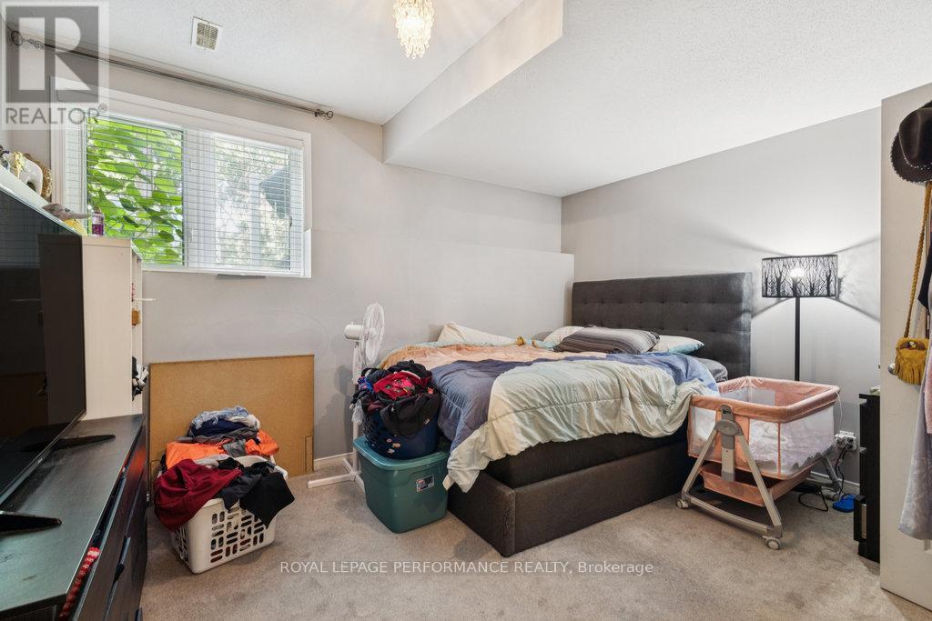 5 - 67 Steele Park Private