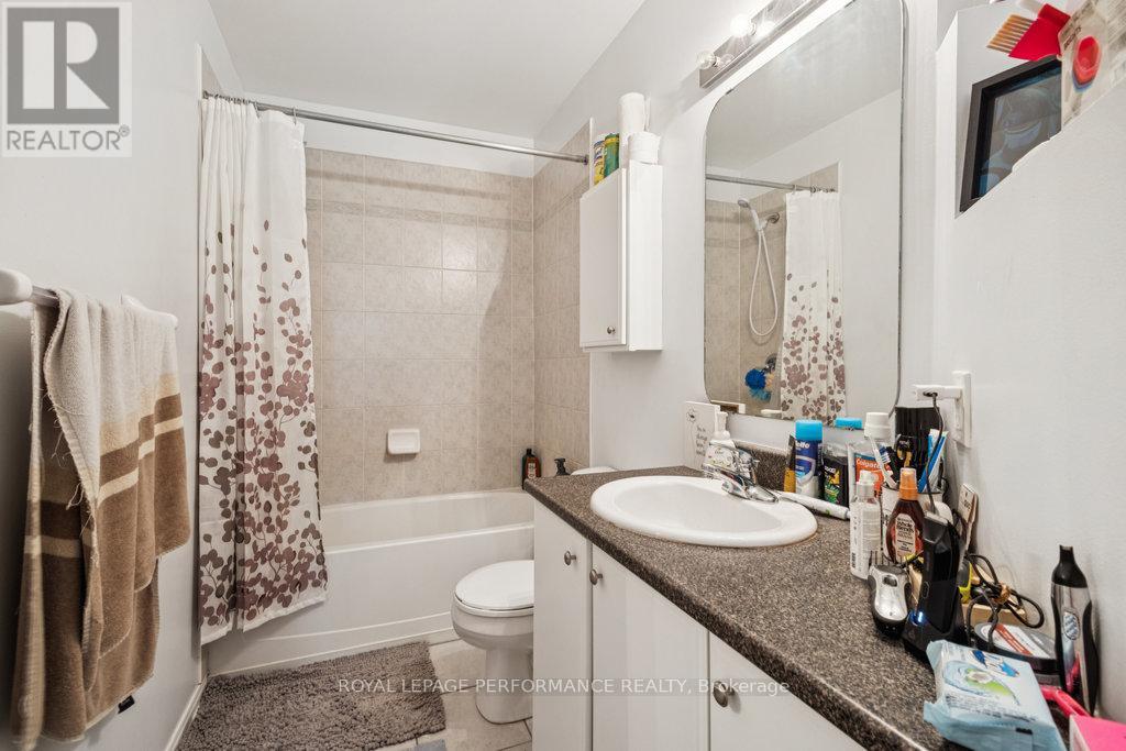 5 - 67 Steele Park Private